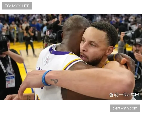 无球跑位拉开空间，伯德较库里更擅组织